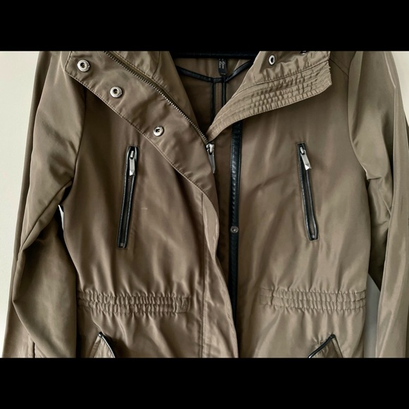 BCBGMaxAzria Olive Green Hooded Utility Jacket - Picture 4 of 10
